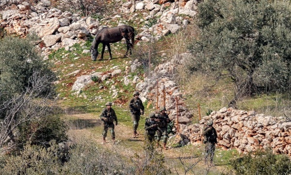 لبنان: الاحتلال يطلق النار على مواطنين وعلى مركز للجيش في الجنوب