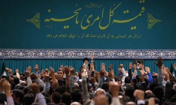 قائد الثورة: العمال هم أحد الركائز الأساسية لاستقرار المجتمع