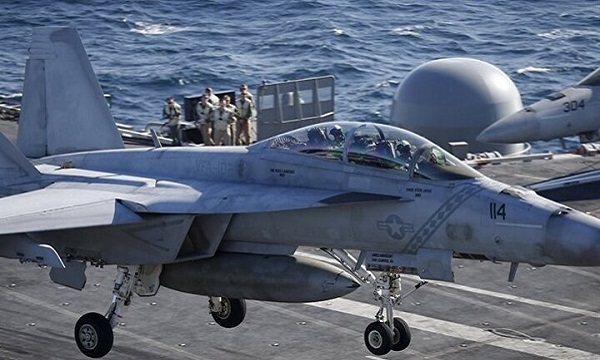 سقوط مقاتلة F-18 أمريكية في البحر الأحمر