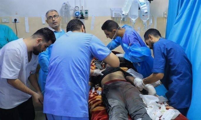 طيران الاحتلال يستهدف تجمعات منتظري المساعدات في قطاع غزة