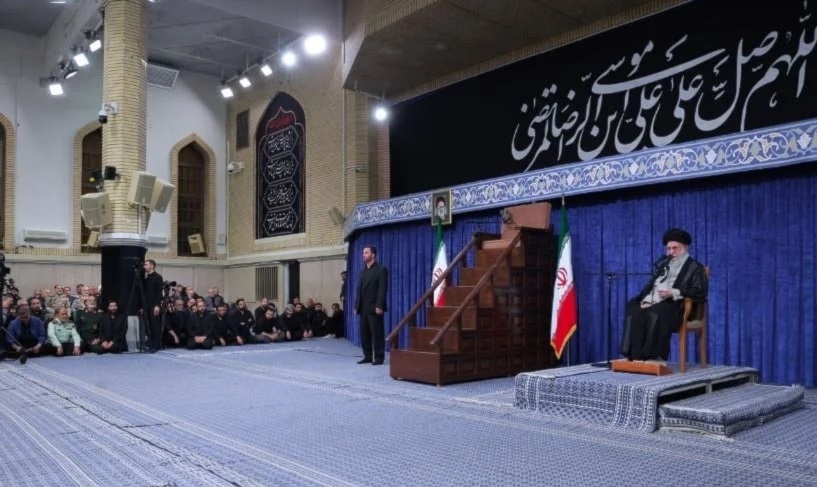 السيد خامنئي: يُمنع انتهاك الدرع الفولاذي لوحدة الشعب والمسؤولين والقوات المسلحة