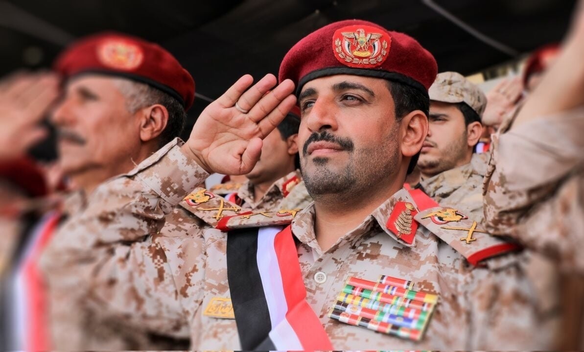 رئيس أركان القوات المسلحة اليمنية: الاستهداف الإسرائيلي لصنعاء لن يمرّ دون عقاب