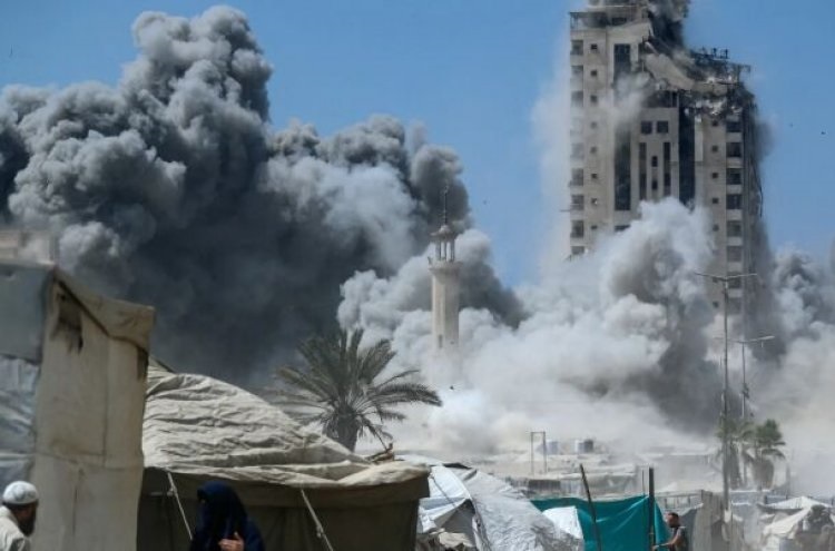إحراق النازحين في خيامهم.. ليلة صعبة على قطاع غزة