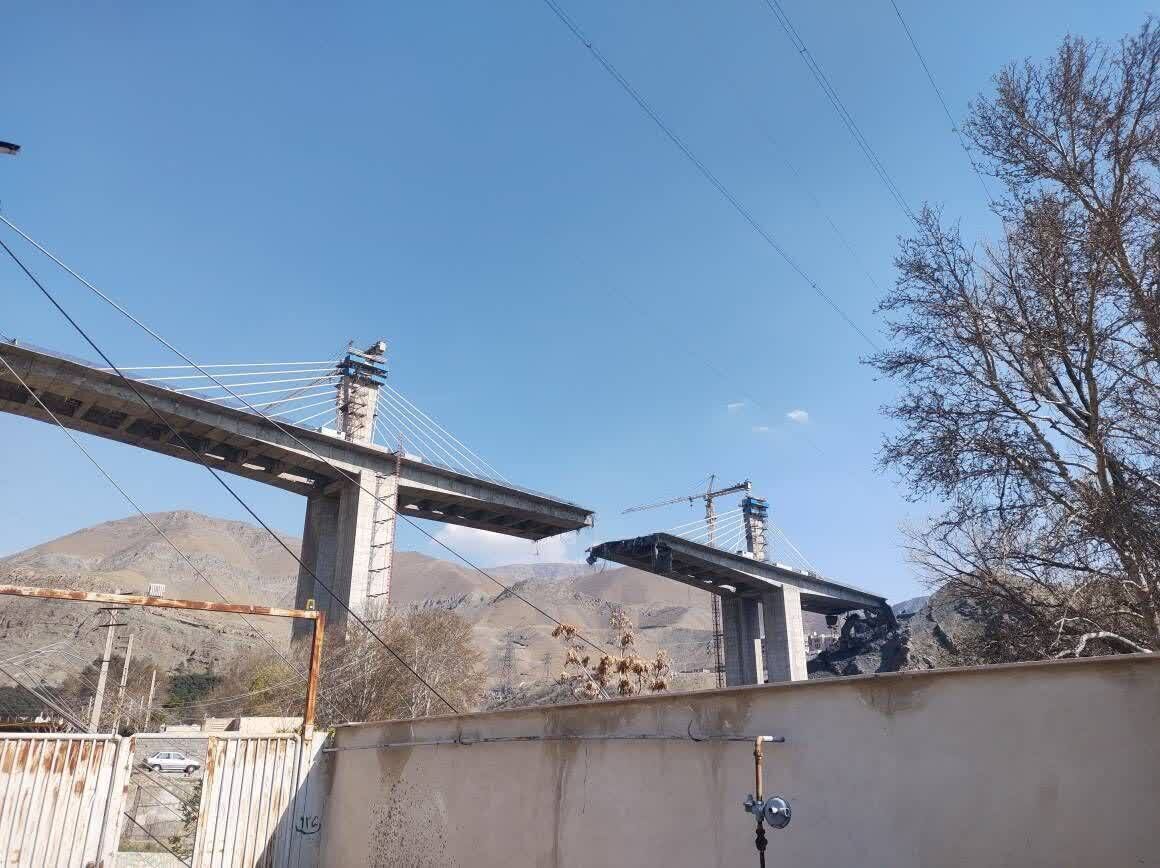 استشهاد 8 افراد واصابة 95 آخرين بجراح اثر الهجوم العدواني على جسر