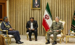 Oman’s air force chief meets with Iran’s MoD