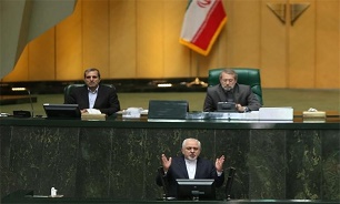 Iran’s Zarif Attends Parliament to Brief MPs on JCPOA