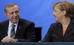 Erdogan Seeks Meeting With Merkel After Macron's Cold Shoulder