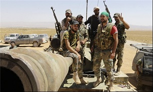 ISIL Fleeing towards Depth of Sweida Desert as Syrian Army Continues Advancing