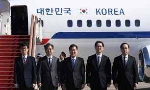 North Korea's Kim Jong-Un Meets South Korea Officials in Pyongyang