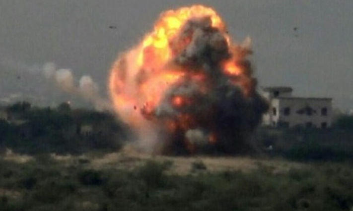 Yemeni Anti-Armored Rocket Destroys Saudi Tank in Najran