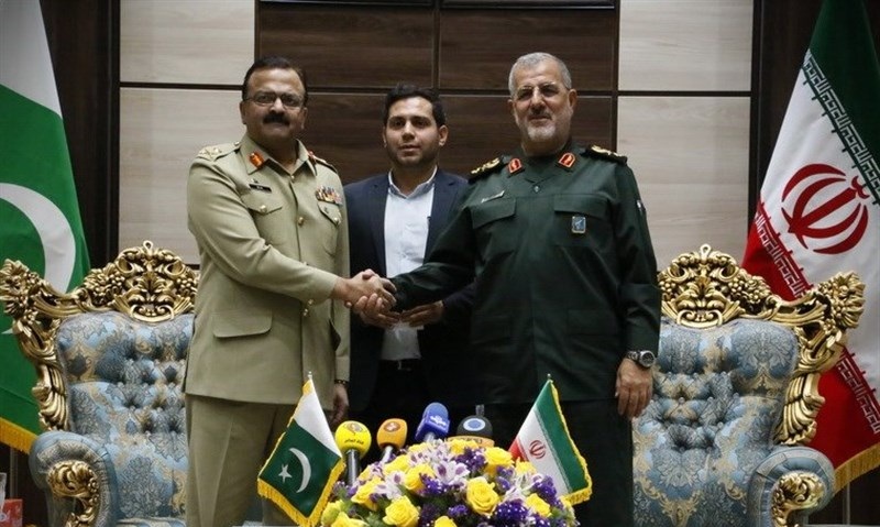 Iran, Pakistan Discuss Military Cooperation