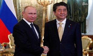 Putin proposes Abe mutual peace treaty signing without any precondition