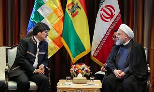 Iranian, Bolivian Presidents Urge Closer Political, Economic Ties