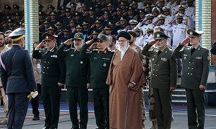 Ayatollah Khamenei Urges Countering Plots to Foment Insecurity in Iraq, Lebanon