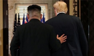 US Vows to Keep Sanctions on North Korea as Trump Prepares to Meet Kim