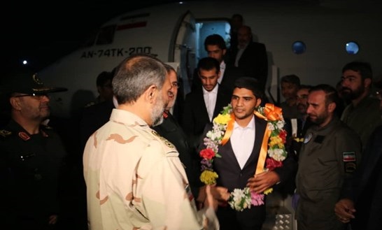 Freed Iranian Border Guards Return Home to Hero’s Welcome