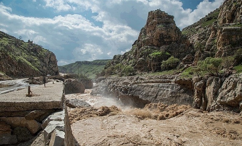 Floods Kill 4 in Iran’s West; Rescue Efforts Underway