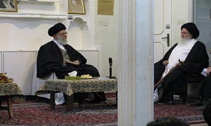Leader condoles demise of prominent Shia cleric