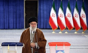 Iran Parliamentary Elections Kick Off, Leader Casts Vote in Early Minutes