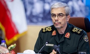 Top General Lauds Iran Army for Efforts to Help People amid Pandemic