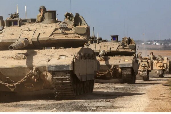 Zionist Army Surrounds Government Buildings in Quneitra