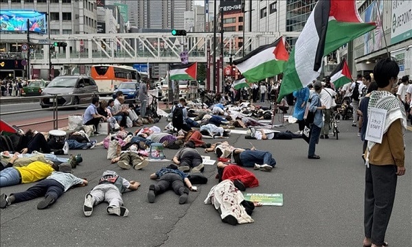 Gaza carnage recreated in Tokyo