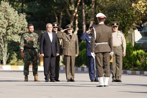 Pezeshkian engages with the senior commanders of Iran's armed forces