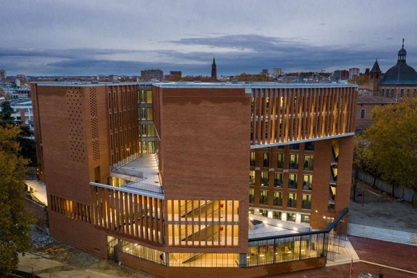 French professor faces suspension over comments on Israeli regime