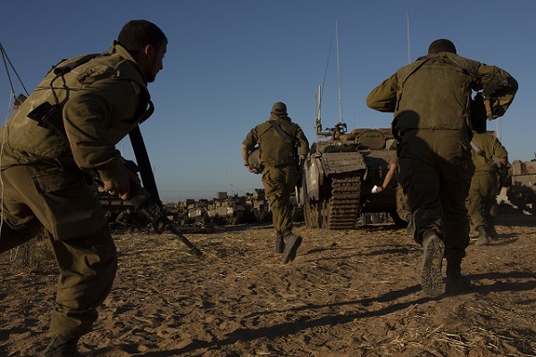 Zionist Soldiers Flee Gaza