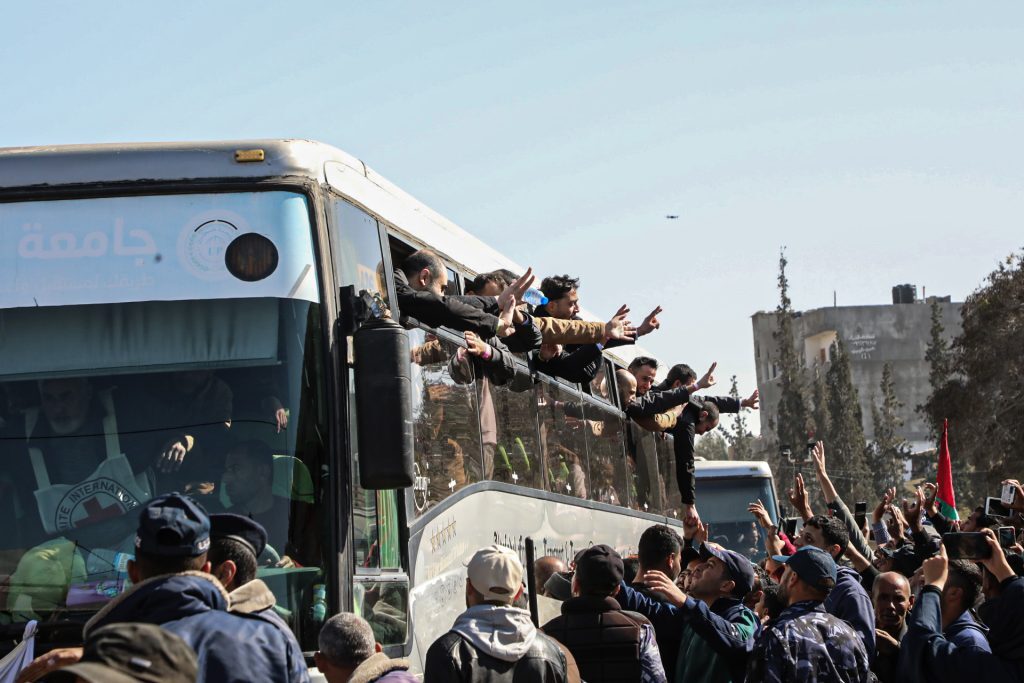 2,000 Palestinian Prisoners Released from Israeli Prisons