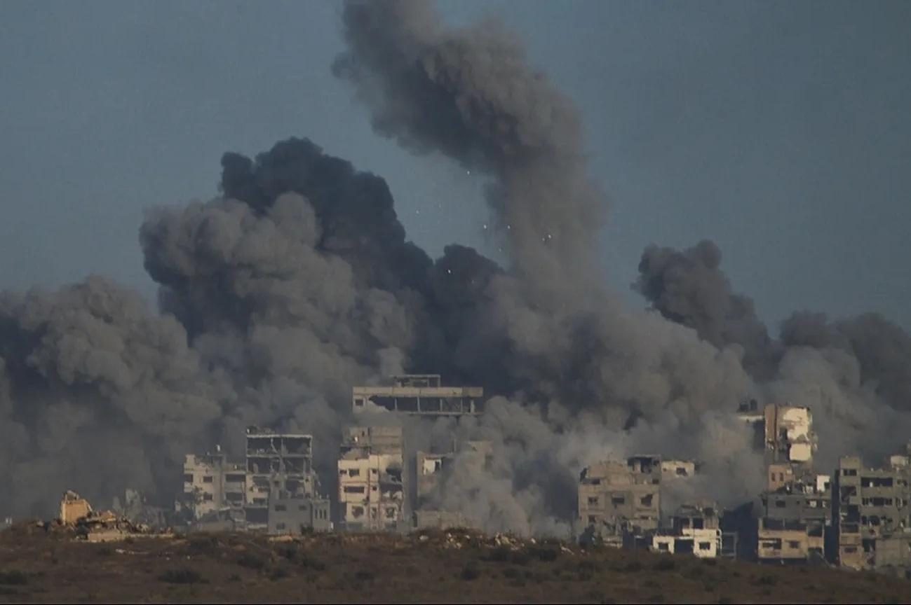 Israeli Withdrawal: Ceasefire and Delivering Aid to Gaza Resume