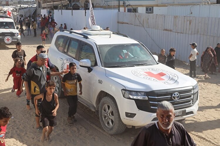 Red Cross Cooperates with Hamas to Search for Hostage Bodies Red Cross Cooperates with Hamas to Search for Hostage Bodies