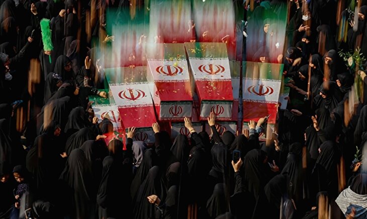 Funeral of 100 Unidentified Martyrs in Tehran