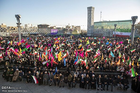 Enthusiastic Attendance of Tehran People at the Commemoration Ceremony of Dey 9 in Tehran