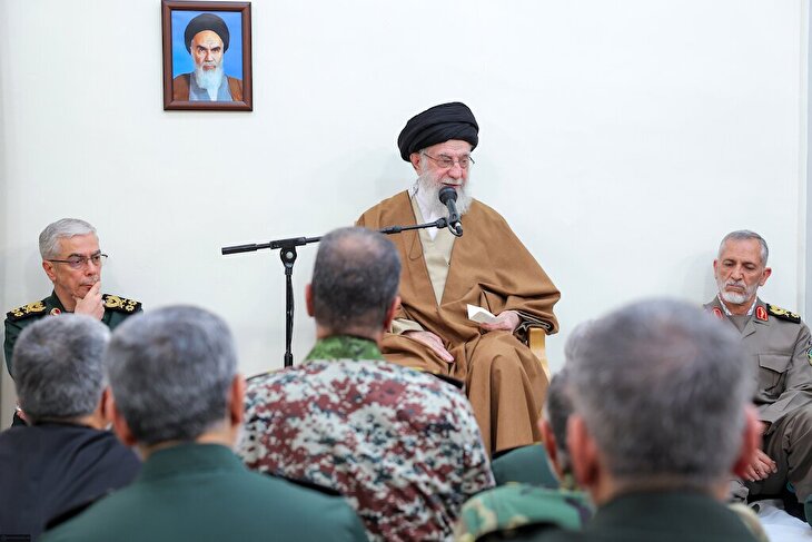 Imam Khamenei Met with Commanders of the Armed Forces on the Occasion of the Iranian New Year
