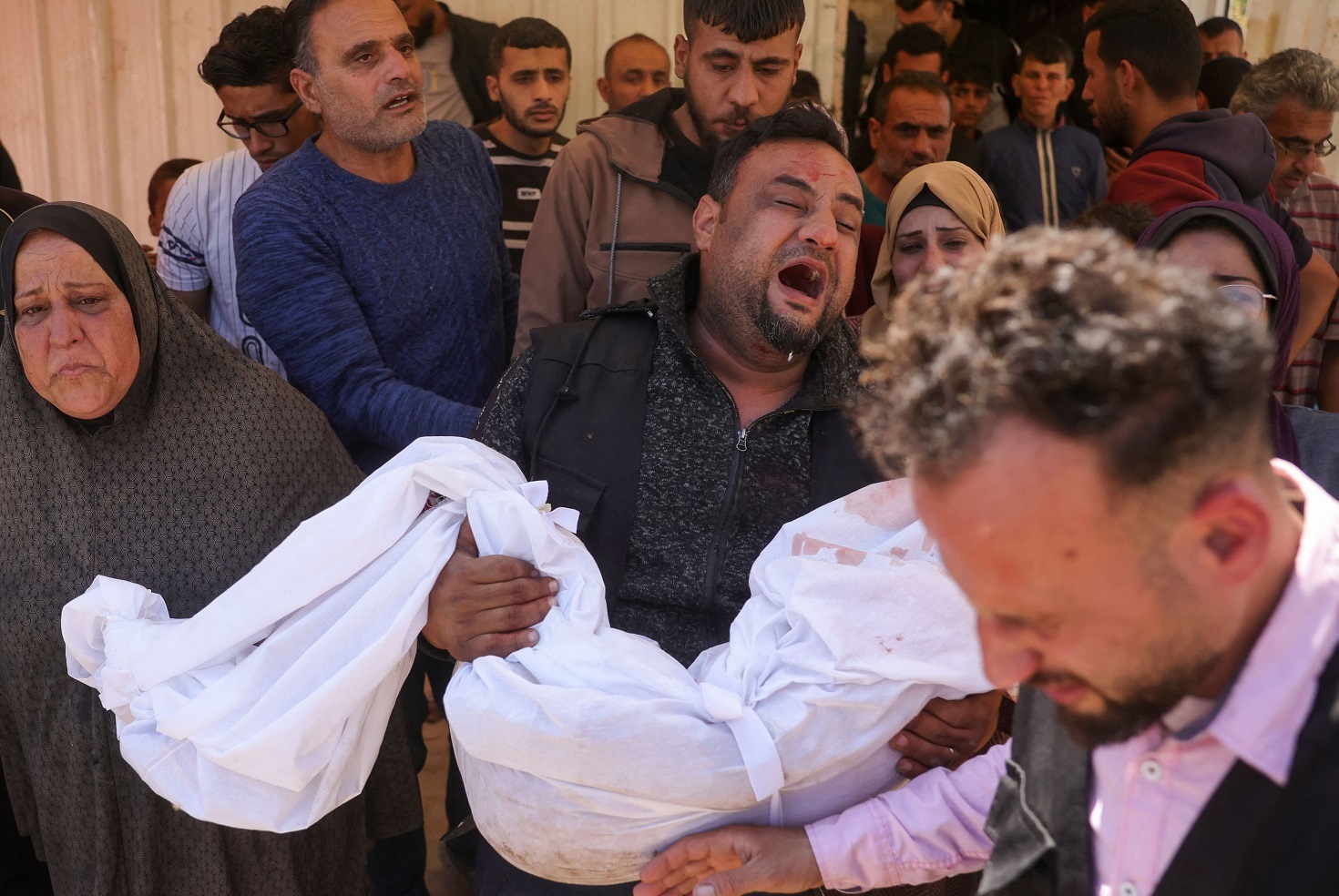 31 Palestinians Martyred in Israeli Attacks in Past 24 Hours