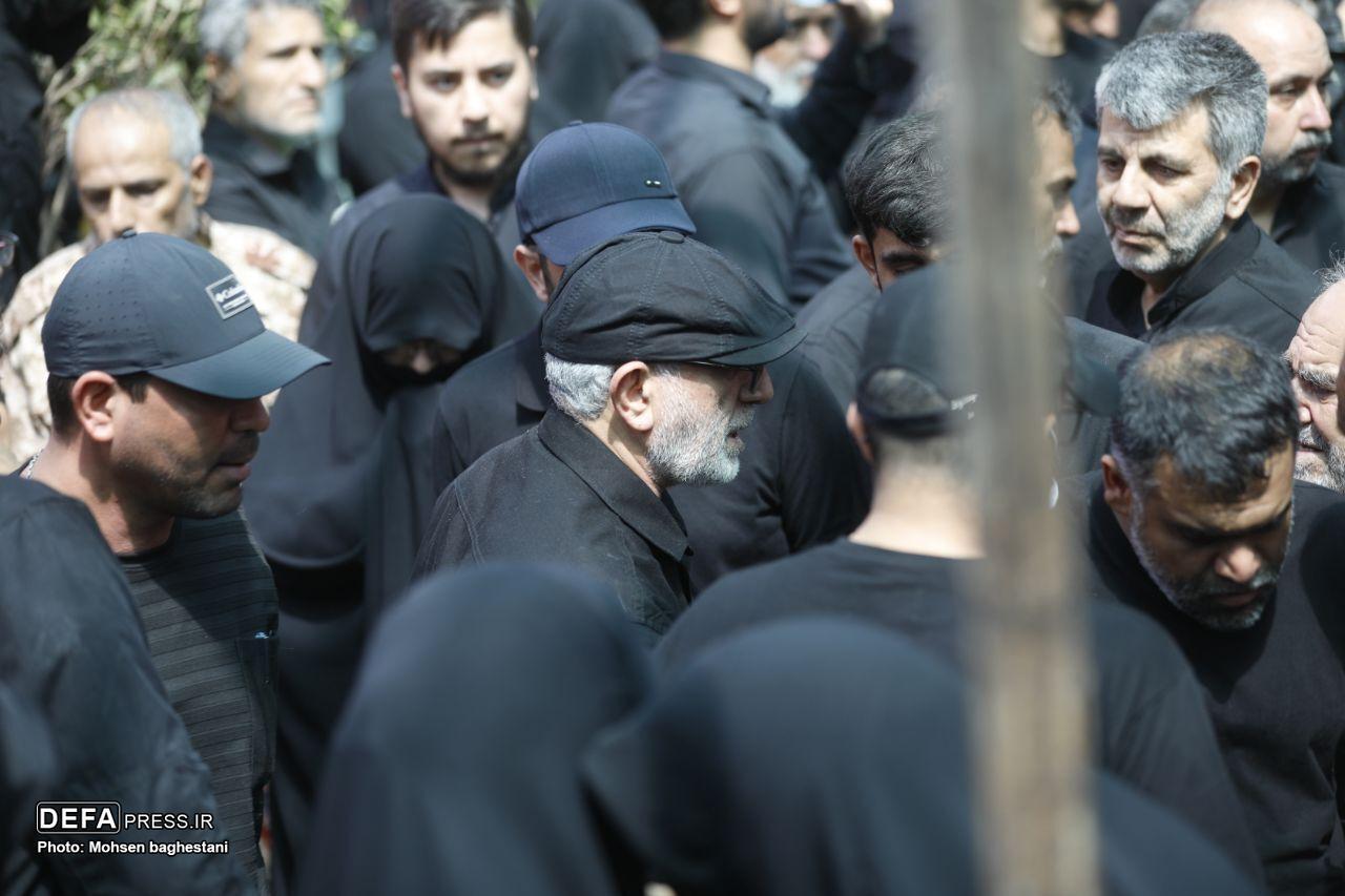 Quds Force Commander Attends Funeral Ceremony of Martyr Hajizadeh