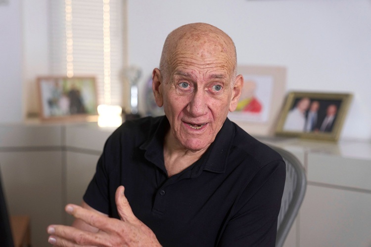Ehud Olmert Admits to Killing Palestinians by Settlers