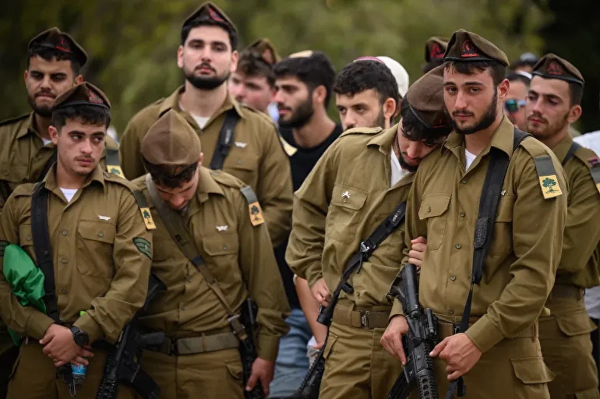 Soldiers Fleeing War to Death