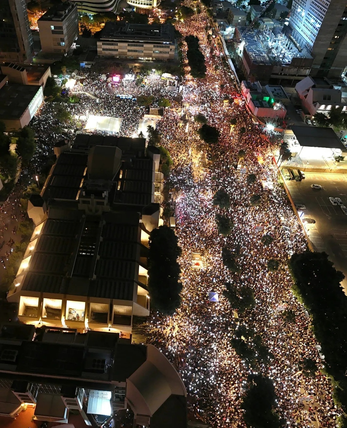 500,000 Protest in Tel Aviv Against Netanyahu
