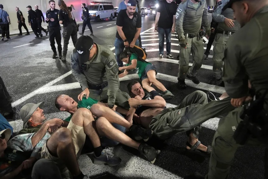 500,000 Protest in Tel Aviv Against Netanyahu