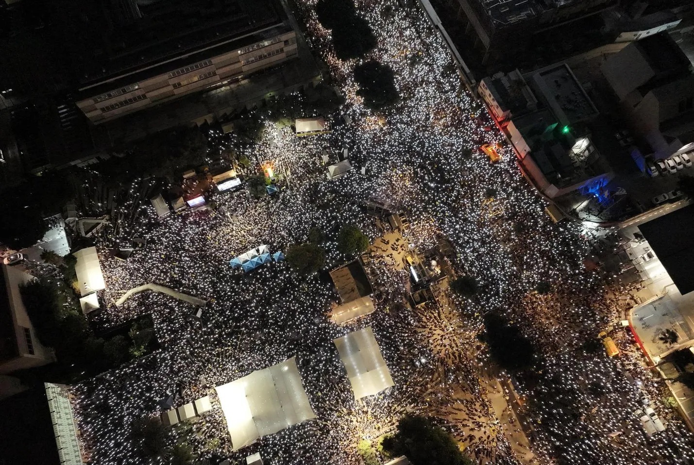 500,000 Protest in Tel Aviv Against Netanyahu
