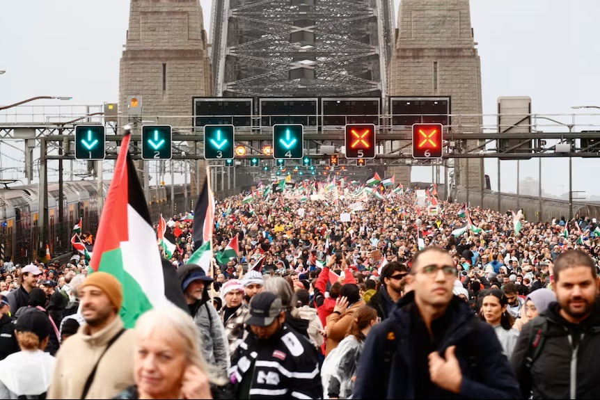 300,000-Strong Protest on Sydney Streets