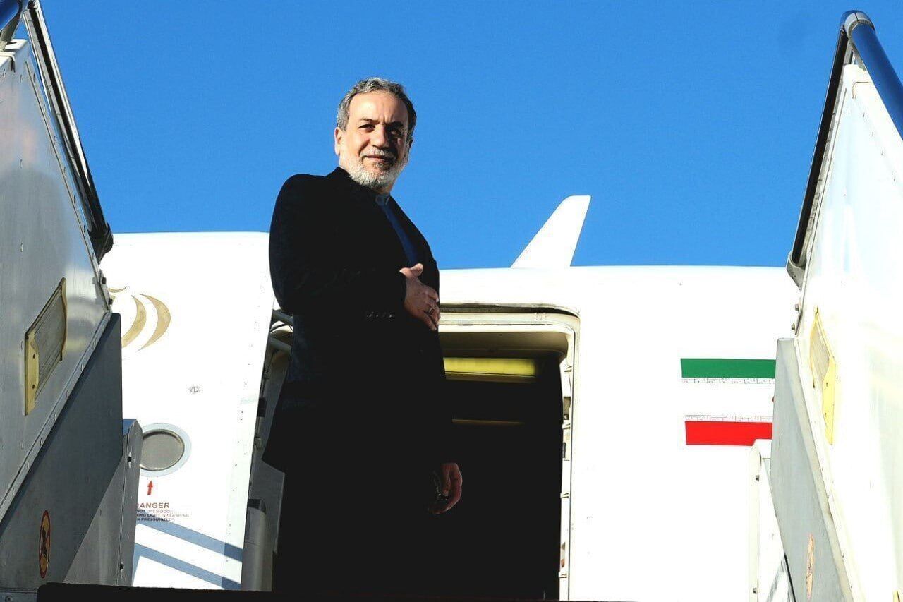 Araghchi Leaves for Qatar