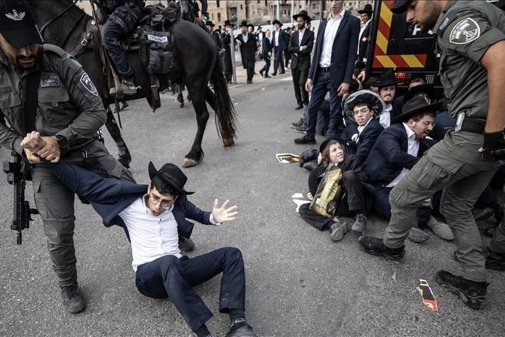 Arrests of Haredis Begin on Charges of Ties to Foreign Agents