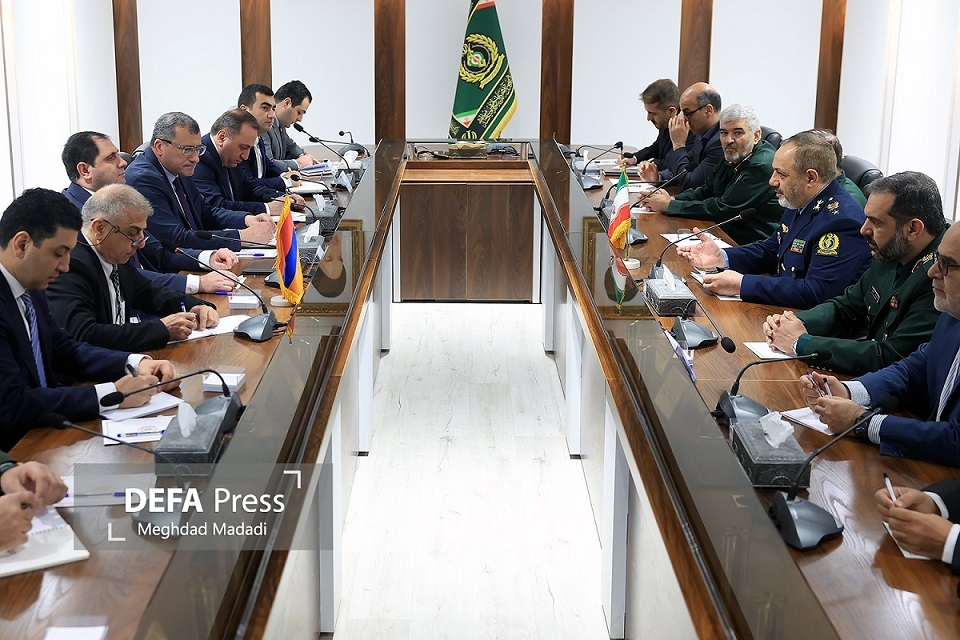 Armenian Defense Minister Meets with Iranian Defense Minister Armenian Defense Minister Meets with Iranian Defense Minister