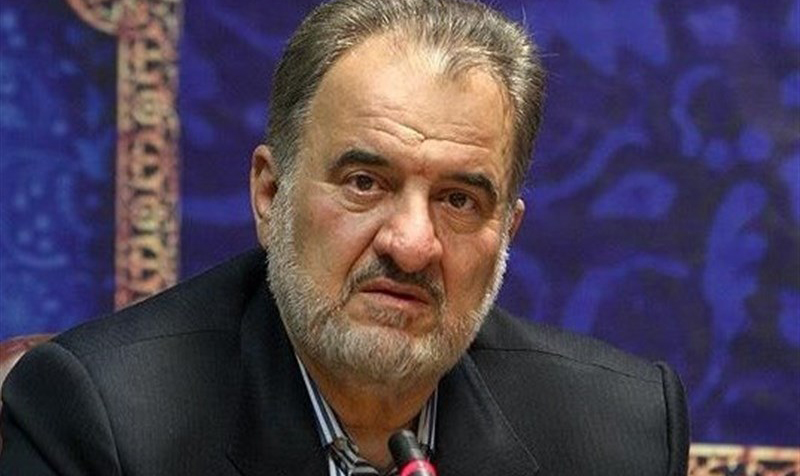 امام معتقد به تاختن به دشمن با قرآن و سلاح بود