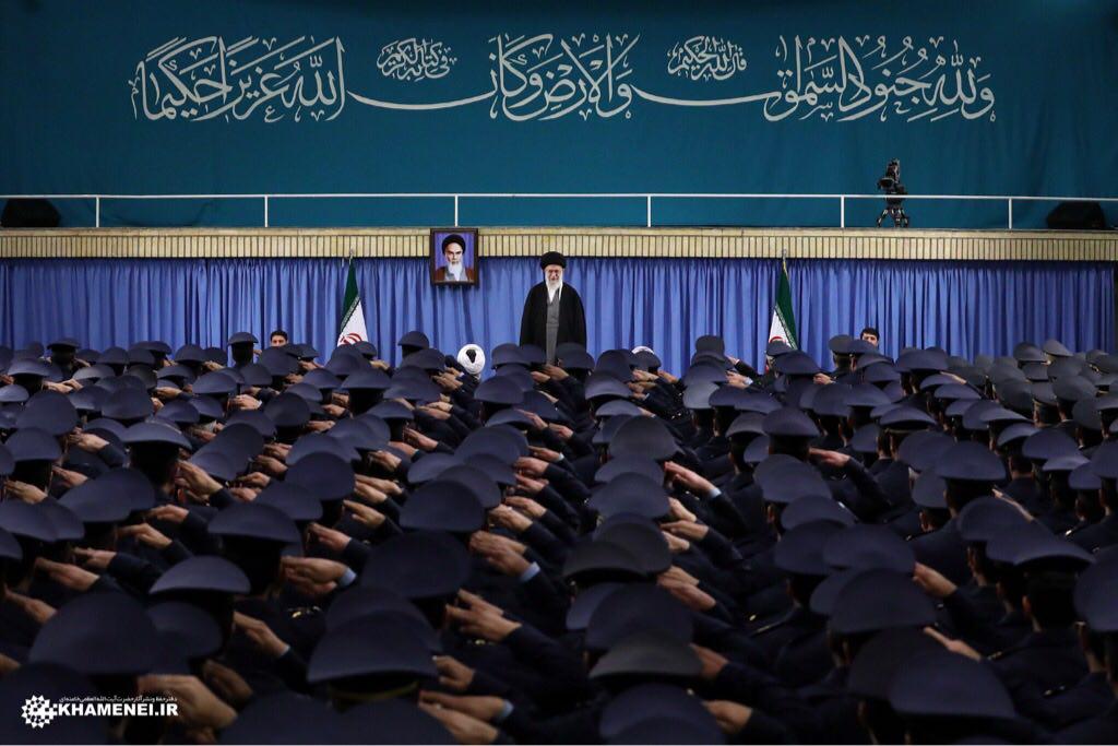 عکس/ دیدار فرماندهان و کارکنان نیروی هوایی ارتش با فرمانده کل قوا