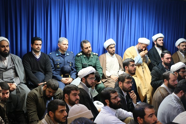 خلبانان پایگاه هوایی قیام قم با آیت الله نوری همدانی دیدار کردند+تصاویر