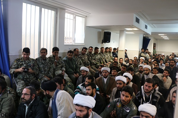 خلبانان پایگاه هوایی قیام قم با آیت الله نوری همدانی دیدار کردند+تصاویر
